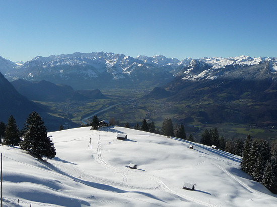 Blick von Silum ins Rheintal