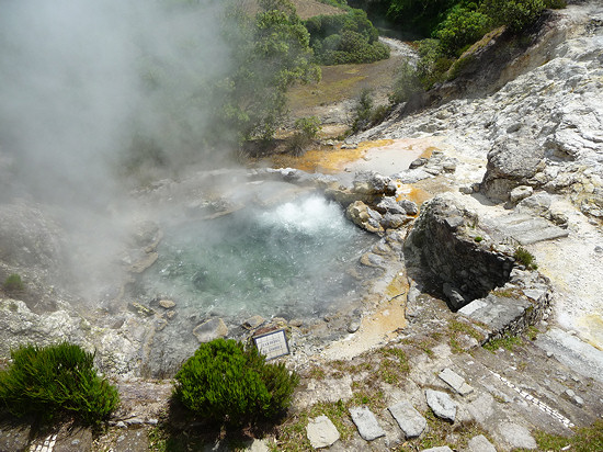 heiße Quelle am Lagoa das Furnas