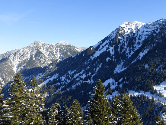 Blick vom Silumer Kulm auf Langspitz, Galinakopf und Schönberg (v.l.n.r.)