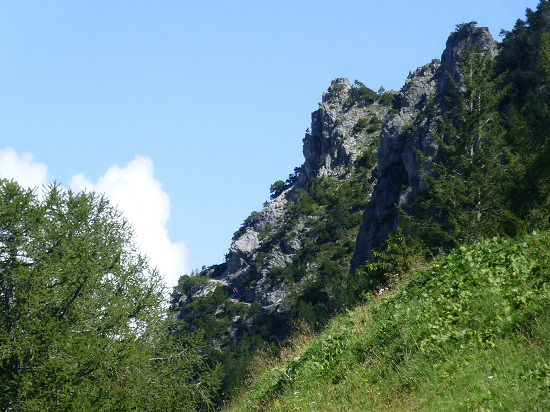 Suchbild: Finden Sie die Wanderer auf dem Fürstensteig.