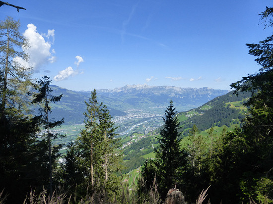 Blick vom Kammweg Richtung Nordwesten ins Rheintal