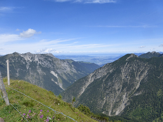 Blick nach Norden bis zu dem etwa 40 km entfernten Bodensee