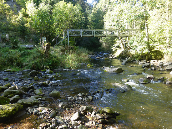 Brücke über die Gutach, links die Haslach